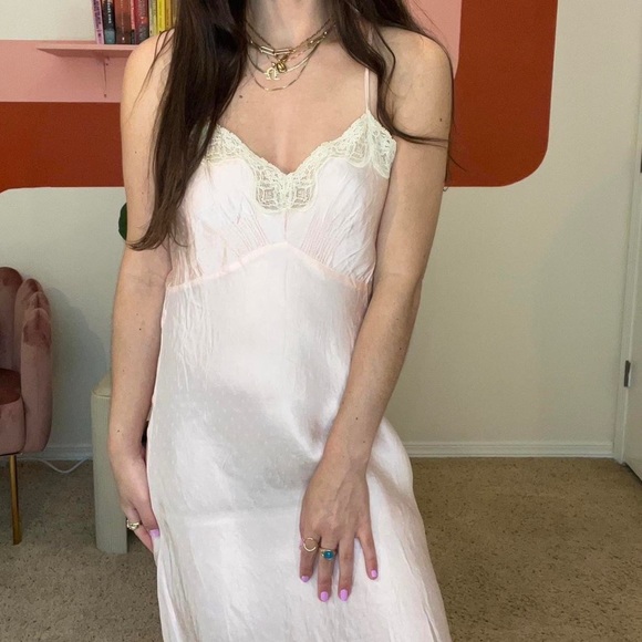 1940s European silk slip dress 🌷 - Picture 3 of 3